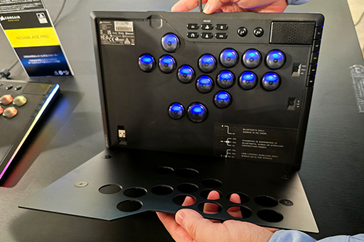 画像ギャラリー No.010のサムネイル画像 / 40cm未満のコンパクトなフルキーボードから初のレバーレスアケコンまで,Corsairがゲーマー向けデバイスを一斉に発表