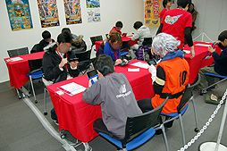 画像ギャラリー No.004のサムネイル画像 / 「ダンボール戦機」&「イナズマイレブン GO」の公式大会「アルテミス・ホーリーロード 超絶ゲームトーナメント」東京会場の様子をレポート