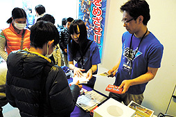 画像ギャラリー No.005のサムネイル画像 / 「ダンボール戦機」&「イナズマイレブン GO」の公式大会「アルテミス・ホーリーロード 超絶ゲームトーナメント」東京会場の様子をレポート