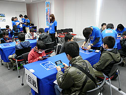 画像ギャラリー No.015のサムネイル画像 / 「ダンボール戦機」&「イナズマイレブン GO」の公式大会「アルテミス・ホーリーロード 超絶ゲームトーナメント」東京会場の様子をレポート