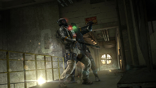 ���������꡼ No.015�Υ���ͥ������ / ��E3 2013�ϡ�Splinter Cell: Blacklist�פΥ��󥰥�ץ쥤�ǥ⤬����������������ϡ����ƥ륹�Ǥ��ɼ�ʥ��������Ǥ�Ǥ̳���ԤǤ���