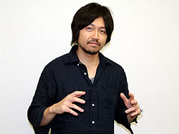 ���������꡼ No.002�Υ���ͥ������ / ���꡼�ȶ��Ȥ��볤����ꥲ������3�Ҥ����ܤ��鳤�����ܻؤ�1�Ҥˡ���GREE�Υ������Х�Ÿ���פˤĤ��ƥ��󥿥ӥ塼