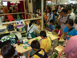 画像ギャラリー No.023のサムネイル画像 / 「パズドラZ」「ピクミン3」「妖怪ウォッチ」など,最新ゲームがプレイアブル出展された「次世代ワールドホビーフェア '13 Summer」をレポート