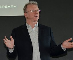 画像ギャラリー No.016のサムネイル画像 / 「グランツーリスモ6」は“リアルとバーチャルの境界作用”を与える存在。山内一典氏が登壇したシリーズ15周年記念イベントをレポート