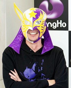 ������#009�Υ���ͥ���/�֥ǥ��Х��󥲡��ȡ�1��ǯ��ǰ���󥿥ӥ塼������1ǯ�֤�ư���Ⱥ����Ÿ���ˤĤ��ơ�������ǥ��쥯������4̾�α��ĳ�ȯ�����åդ�ľ��