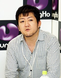 ������#011�Υ���ͥ���/�֥ǥ��Х��󥲡��ȡ�1��ǯ��ǰ���󥿥ӥ塼������1ǯ�֤�ư���Ⱥ����Ÿ���ˤĤ��ơ�������ǥ��쥯������4̾�α��ĳ�ȯ�����åդ�ľ��