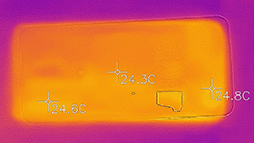 画像ギャラリー No.027のサムネイル画像 / 重量約141gのスマートフォン「AQUOS zero2」が発売。軽いだけでなくゲーム用機能も完備したゲーマー向け端末の完成形