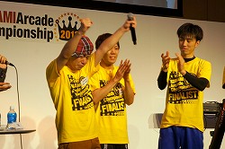画像ギャラリー No.009のサムネイル画像 / 「KONAMI Arcade Championship 2012」2日目の模様をレポート。“三連覇”や海外勢の活躍に会場はヒートアップ