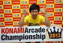 画像ギャラリー No.016のサムネイル画像 / 「KONAMI Arcade Championship 2012」2日目の模様をレポート。“三連覇”や海外勢の活躍に会場はヒートアップ