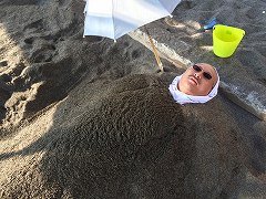 マフィア梶田の二次元が来い!:第278回「砂で蒸されるとレアが出ると噂の指宿流浪人」