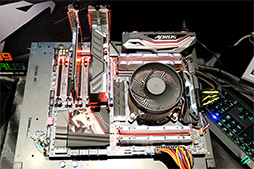 画像ギャラリー No.006のサムネイル画像 / GIGABYTE,X299チップセット採用のゲーマー向けマザーボード3製品を解説