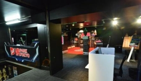 画像ギャラリー No.002のサムネイル画像 / 「椅子ドンVR」がVR PARK TOKYOに6月23日から期間限定で登場