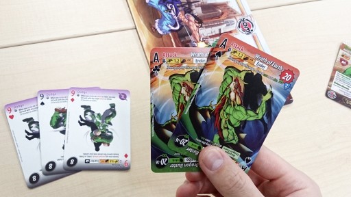 画像ギャラリー No.006のサムネイル画像 / 「あんぷらぐど☆げーまーず」第6回:複雑だがアツイ心理戦が楽しめる,海外発の本格“対戦格闘”カードゲーム「Yomi」