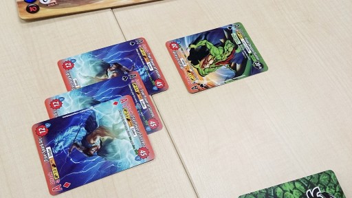 画像ギャラリー No.007のサムネイル画像 / 「あんぷらぐど☆げーまーず」第6回:複雑だがアツイ心理戦が楽しめる,海外発の本格“対戦格闘”カードゲーム「Yomi」