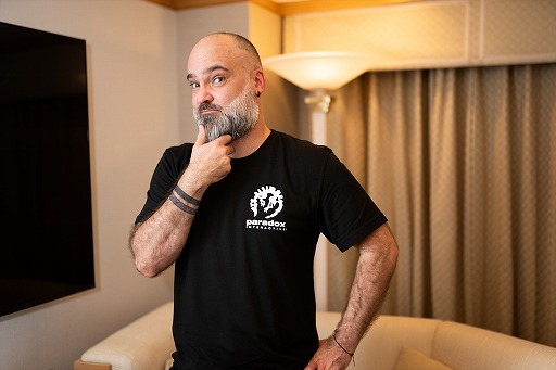 ���������꡼ No.002�Υ���ͥ������ / �Υ��󥿥ӥ塼�Ϻ�����4X���ȥ�ƥ�����Stellaris�פ�ͷ�֤ˤϡ� Paradox�γ�ȯ�Ԥ˺ǿ�DLC��Shadows of the Shroud�פ��äȰ���ʹ���Ƥߤ�