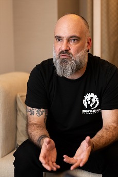 ���������꡼ No.012�Υ���ͥ������ / �Υ��󥿥ӥ塼�Ϻ�����4X���ȥ�ƥ�����Stellaris�פ�ͷ�֤ˤϡ� Paradox�γ�ȯ�Ԥ˺ǿ�DLC��Shadows of the Shroud�פ��äȰ���ʹ���Ƥߤ�