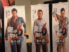 ゲームセンター「セガ新宿歌舞伎町」のオープン記念イベント「龍が如く 神室町ギャラリー」が開催中。名越稔洋氏によるサイン会の模様をレポート