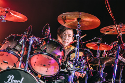 画像ギャラリー No.008のサムネイル画像 / 7年前の悲しみを,最高の思い出に塗り替えたい ――「バンやろ」発リアルバンド OSIRIS,7年ぶりワンマン「OSIRIS THE LUST GIG」レポート