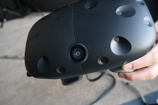 ���������꡼ No.005�Υ���ͥ������ / ��CES 2016��HTC����������2�Ĥ�γ�ȯ���åȡ�Vive Pre�ס���¢�����ȥ����ϰ���������Τ��ᡩ ʣ���Υǥ�ǻ�Ƥ���