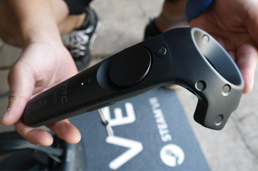 ���������꡼ No.009�Υ���ͥ������ / ��CES 2016��HTC����������2�Ĥ�γ�ȯ���åȡ�Vive Pre�ס���¢�����ȥ����ϰ���������Τ��ᡩ ʣ���Υǥ�ǻ�Ƥ���