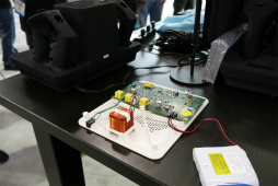 画像ギャラリー No.005のサムネイル画像 / 感度の良さがウリのワイヤレス型モーショントラッキングセンサー「STEM System」が10月に発売決定