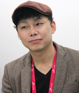 ���������꡼ No.004�Υ���ͥ������ / ��G-Star 2016�ϡ�White Day��Swan Song�פϡ���͸��ι�ư�����λҤα�̿����롣��ȯ��CEO�ؤΥ��󥿥ӥ塼��ǥ��ǤΥ���ץ�å�����Ǻ�