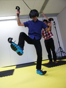 画像ギャラリー No.002のサムネイル画像 / 怪獣になって大暴れできるVRコンテンツ「特撮体感VR 大怪獣カプドン」が9月16日からプラサカプコン吉祥寺店で稼動