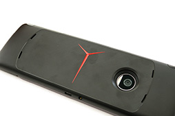 画像ギャラリー No.012のサムネイル画像 / Motorola,デュアルレンズ搭載の新型スマートフォン「Moto X4」を発売。「Moto Mods」の新作となるゲームパッドも