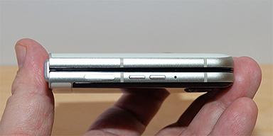 画像ギャラリー No.011のサムネイル画像 / 写真で見る「motorola razr 60」。手ごろな価格のミドルクラス市場向け折りたたみスマートフォン