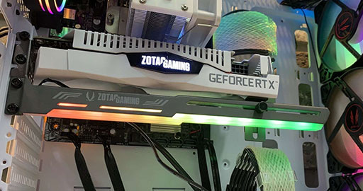 画像ギャラリー No.003のサムネイル画像 / ZOTAC,重量級カードを支える「光る」サポートブラケットを発売