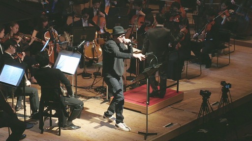 画像ギャラリー No.003のサムネイル画像 / 「キャサリン・フルボディ Symphonic Concert」レポート。フルオーケストラ+ビッグバンドで濃密なサウンドが奏でられた