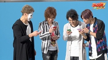 画像ギャラリー No.003のサムネイル画像 / 「ジャンプチ ヒーローズ」,ゴールデンボンバーさんを起用したCM映像が公開