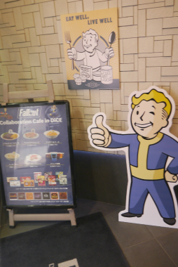 画像ギャラリー No.002のサムネイル画像 / 「Fallout」の世界を楽しめるコラボカフェが東京・大阪・仙台・札幌でスタート。リアル「ヌカ・コーラ」も堪能できた内覧会をレポート