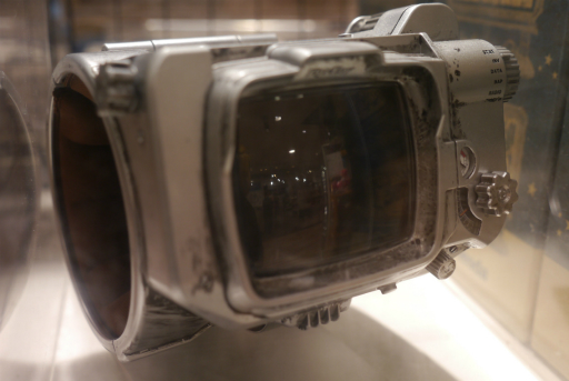 画像ギャラリー No.037のサムネイル画像 / 「Fallout」の世界を楽しめるコラボカフェが東京・大阪・仙台・札幌でスタート。リアル「ヌカ・コーラ」も堪能できた内覧会をレポート