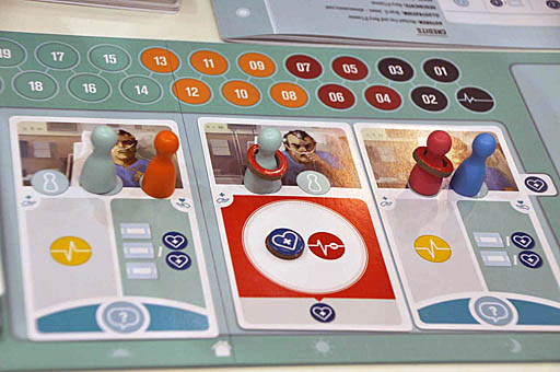 画像ギャラリー No.003のサムネイル画像 / 「患者はBilly Kerr,男性,60歳。心臓発作で重態です」から始まる医療ドラマ。協力型ボードゲーム「Holding On: The Troubled Life of Billy Kerr」をレポート