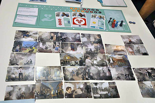 画像ギャラリー No.008のサムネイル画像 / 「患者はBilly Kerr,男性,60歳。心臓発作で重態です」から始まる医療ドラマ。協力型ボードゲーム「Holding On: The Troubled Life of Billy Kerr」をレポート