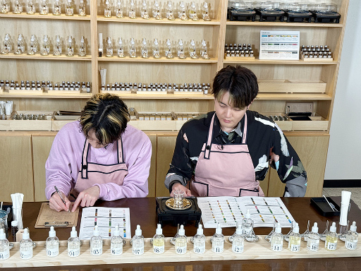 画像ギャラリー No.016のサムネイル画像 / 世界にひとつだけの香り作り! 北村 諒さん&駒田 航さん「Sweets Room+5」収録レポート&キャストインタビュー