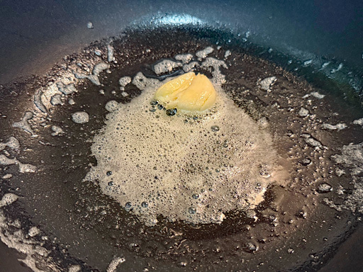 画像ギャラリー No.004のサムネイル画像 / 「ファイアーエムブレム 風花雪月」の食堂メニューは全部うまそうなので,「2種の魚のバター焼き」で味を検証。俺のコラボカフェ:Menu 081