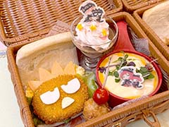 ブラスタ×サンリオの夢のコラボカフェ開催中! ハローキティが推しキャストの誕生日をお祝い