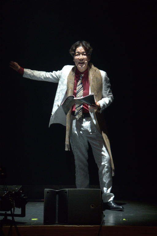 画像ギャラリー No.031のサムネイル画像 / 「ブラスタ」6周年記念「BLACK PARTY」レポート。まさにスターレスのショーそのもの! 極上の歌と芝居とパフォーマンスで彩った2日間