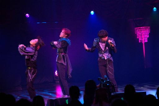 画像ギャラリー No.041のサムネイル画像 / 「ブラスタ」6周年記念「BLACK PARTY」レポート。まさにスターレスのショーそのもの! 極上の歌と芝居とパフォーマンスで彩った2日間