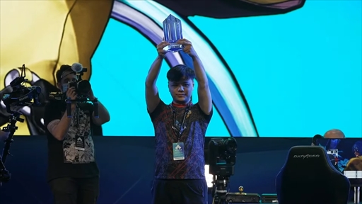 EVO2023ϡKOF15ͥΥ㥪ϥꡣƱˤƤEVOζȤ뤲