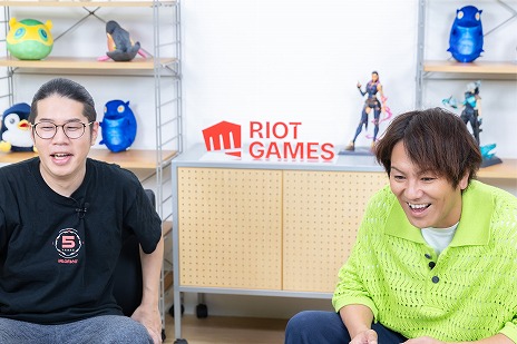 画像ギャラリー No.002のサムネイル画像 / 狩野英孝さんが「VALORANT」に初挑戦。OooDaさんのティーチングを受け,オンラインマッチに挑戦する特別動画が8月23日に公開予定