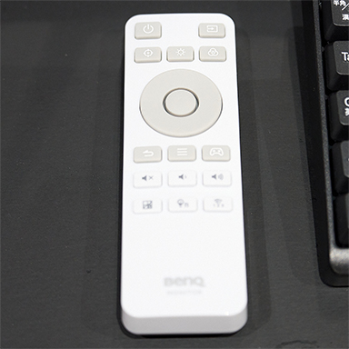 ���������꡼ No.011�Υ���ͥ������ / �ǿ����̻ҥɥå�ͭ��EL�ѥͥ����Ѥ���BenQ�������ޡ�����4K�ǥ����ץ쥤������å����������ȥ������θ���ξΩ���뿷��ǥ��TGS2025��