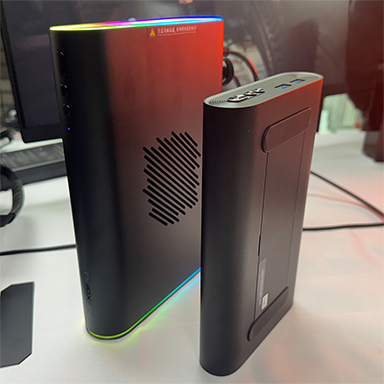 画像ギャラリー No.012のサムネイル画像 / 7型有機ELディスプレイ&Ryzen AI 300搭載の携帯型ゲームPC「OneXFly F1 Pro」の国内予約がスタート