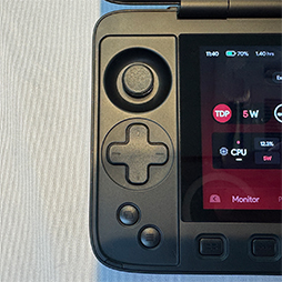 画像ギャラリー No.006のサムネイル画像 / 2画面を搭載したニンテンドー3DS風のAYANEO製携帯型ゲームPCとAndroidゲーム機の予約がスタート