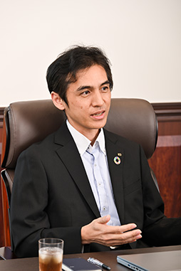 ���������꡼ No.018�Υ���ͥ������ / �Υ��󥿥ӥ塼�ϥ��������ƥ���Ȥ�����Ҥ�AI�ؤθ����礤���ϡ����¤�����ˤ�΢�Ǥ����줿��Τ��ä���AI�λȤ��������ҤΥݥꥷ���˻��ޤǡ����ʤ�ɽ�˽Фʤ��ͤˤ��줳��ʹ���Ƥߤ褦