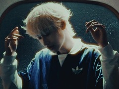 「餓狼伝説 City of the Wolves」×中国のアーティストAK刘彰とのコラボMVを公開。描き下ろし楽曲「Rev」を披露