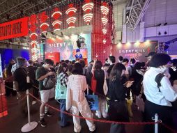 ���������꡼ No.003�Υ���ͥ������ / �������ȥҥ����Ͷ����Ρ�SILENT HILL f������ʪŸ�פ��θ�����ǯ��KONAMI�֡����ϡ��ᥤ�󥹥ơ����򶴤�Ǳ����ۡ���TGS2025��