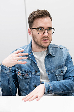 ���������꡼ No.010�Υ���ͥ������ / �Υ��󥿥ӥ塼�Ͽ������Ȥʤ�Tango Gameworks������ޤǤΥ��ꥨ���ƥ��ӥƥ����Ѥ��ʤ���0����1�����߽Ф��������ؤ��Ϥ��뤿��Ρ֤������ϡפ����ڤˤ��Ƥ���